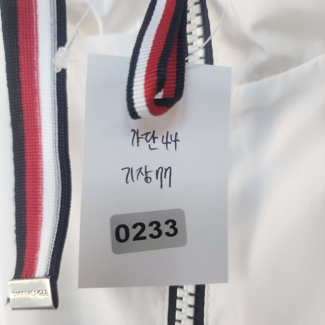 타미힐피거 여성 화이트 후드 바람막이 상품이미지8