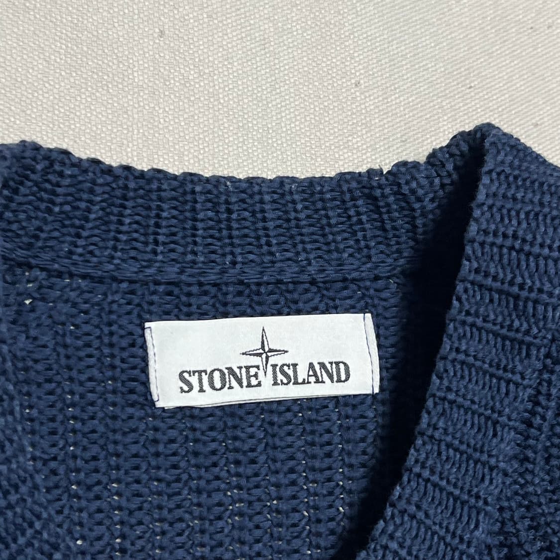 L 스톤아일랜드 와펜 패치 네이비 크루넥 니트 상품이미지5