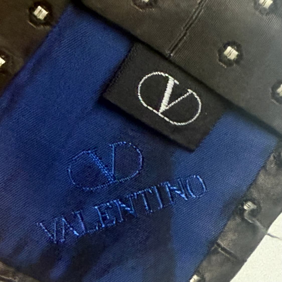 (VALENTINO) 발렌티노 실크100 도트 패턴 넥타이 상품이미지4