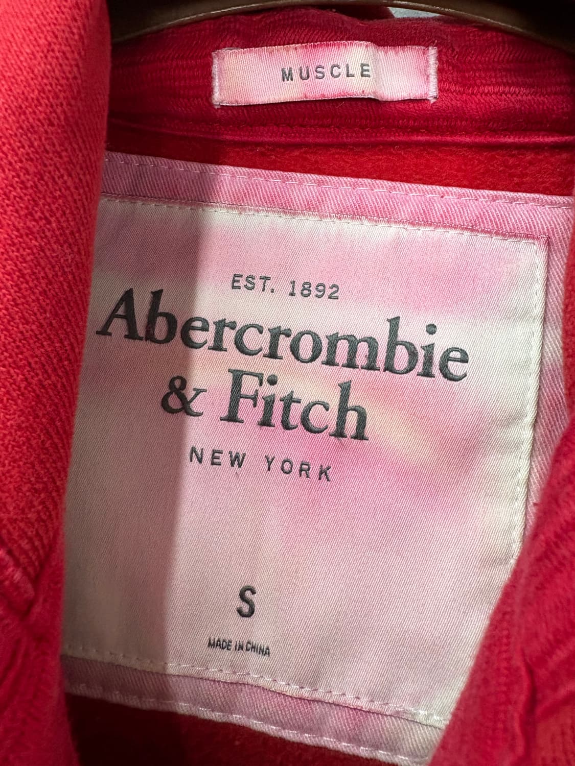 아베크롬비 레드칼라 스펠아웃 빅로고 후드집업 A2799 상품이미지5