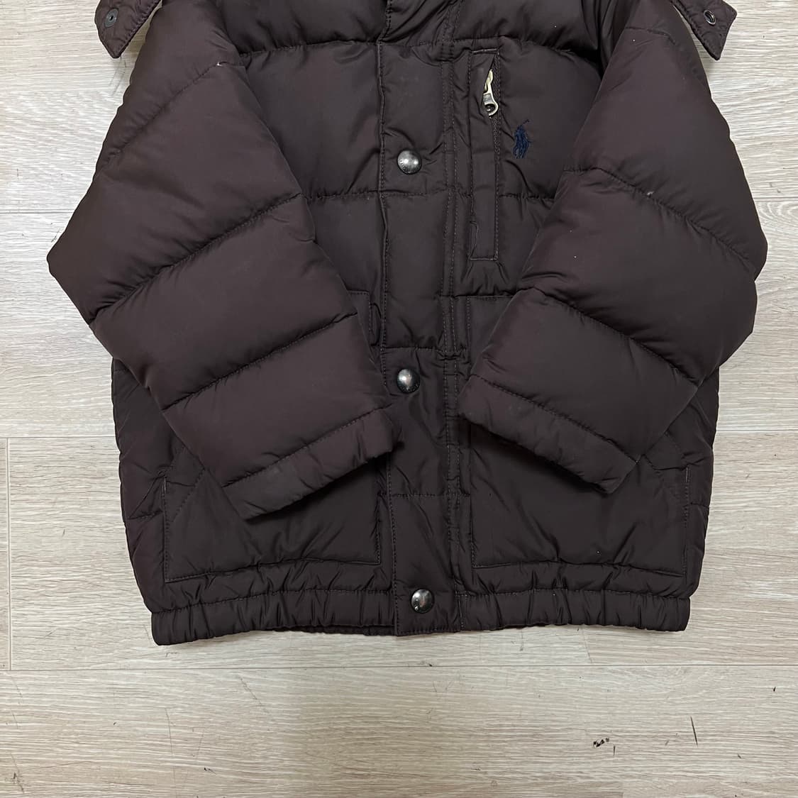 폴로 랄프로렌 키즈 스몰포니 후드 패딩 점퍼 [브라운] 2세 상품이미지3