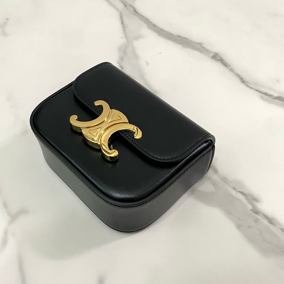 거의새것 셀린느 미니 클로드 샤이니 카프스킨 블랙 여성 가방 상품이미지2