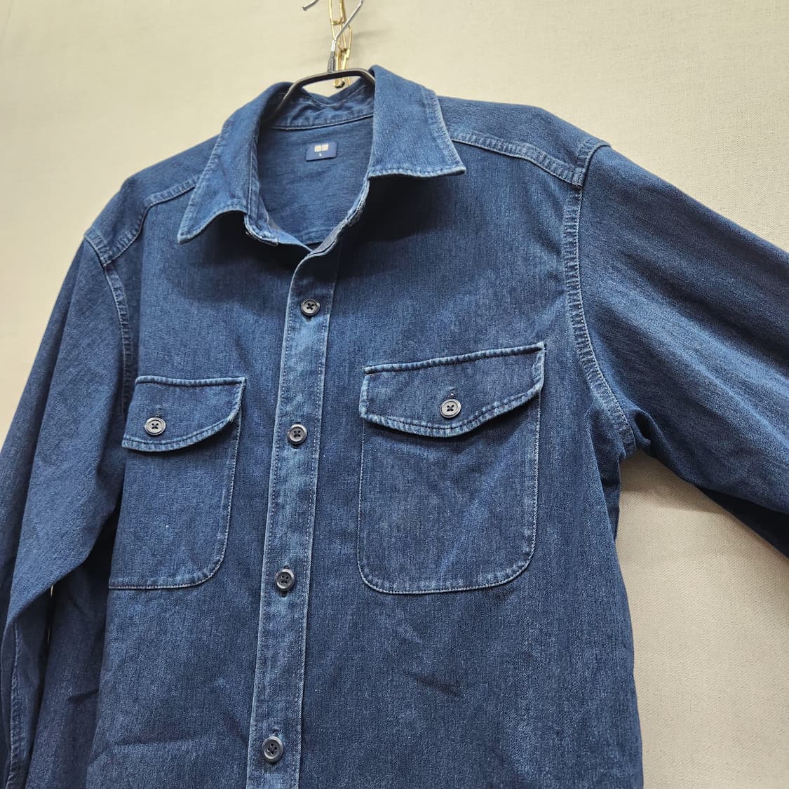 유니클로 투포켓 데님 셔츠 L(L) 상품이미지3