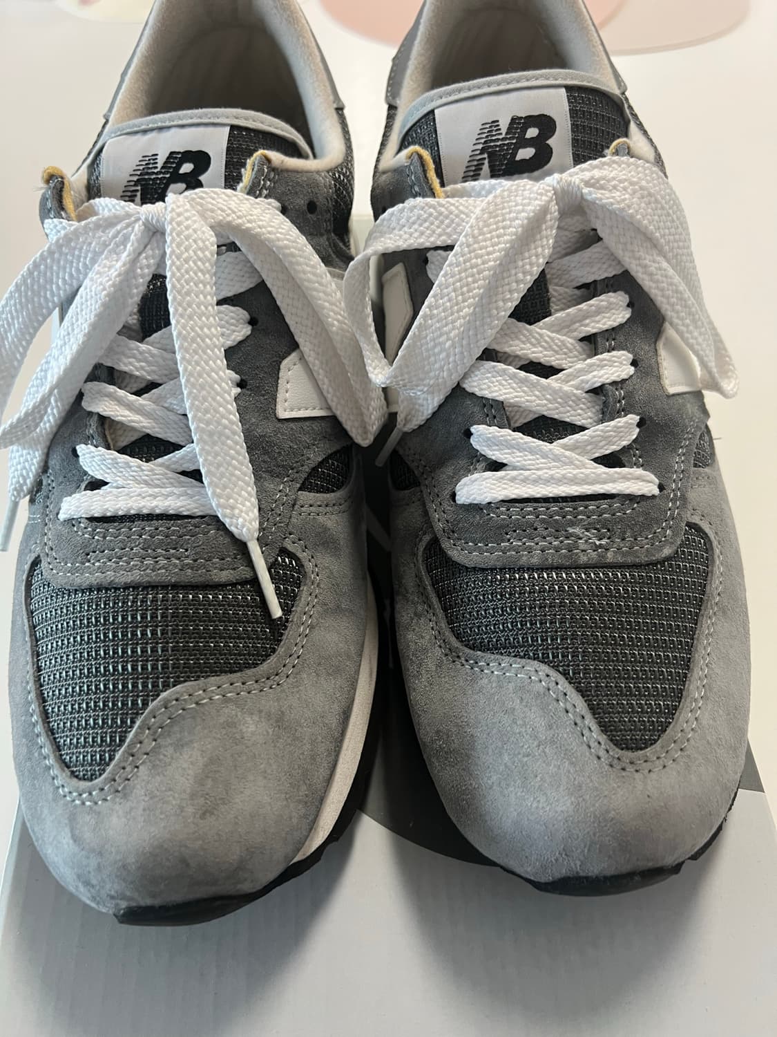 뉴발란스990v1 USA 그레이화이트 270사이즈 상품이미지3