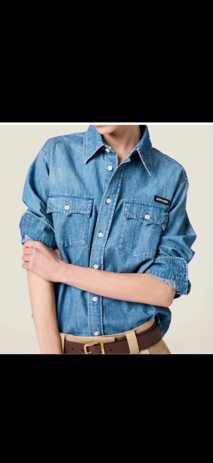 미우미우 GWC123 샴브레이 로고 포켓 데님 셔츠 상품이미지1