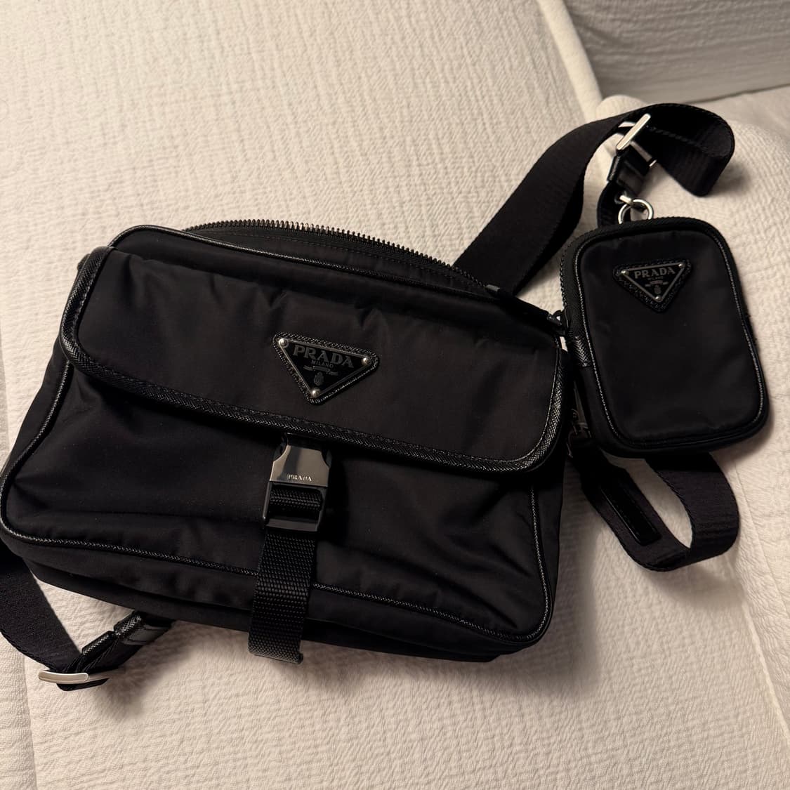 프라다 리나일론 앤 사피아노 레더 숄더백 블랙 상품이미지1