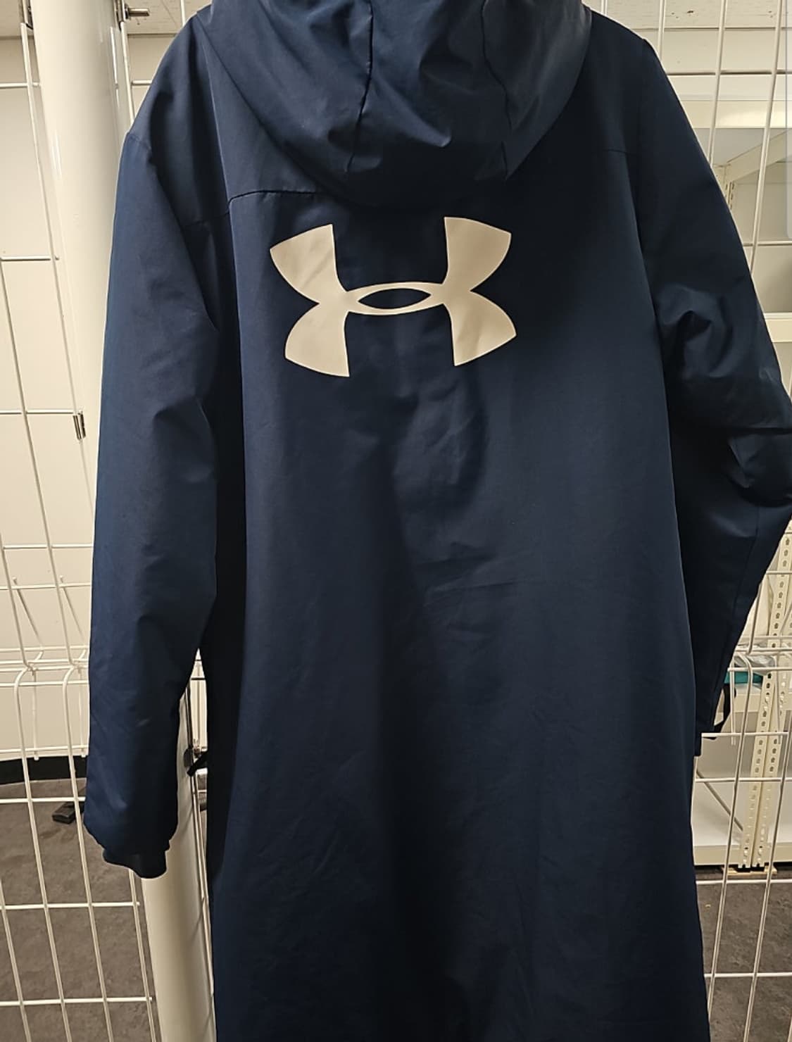 언더아머 정품 롱패딩 오리털 롱패딩 105사이즈 팝니다  상품이미지2