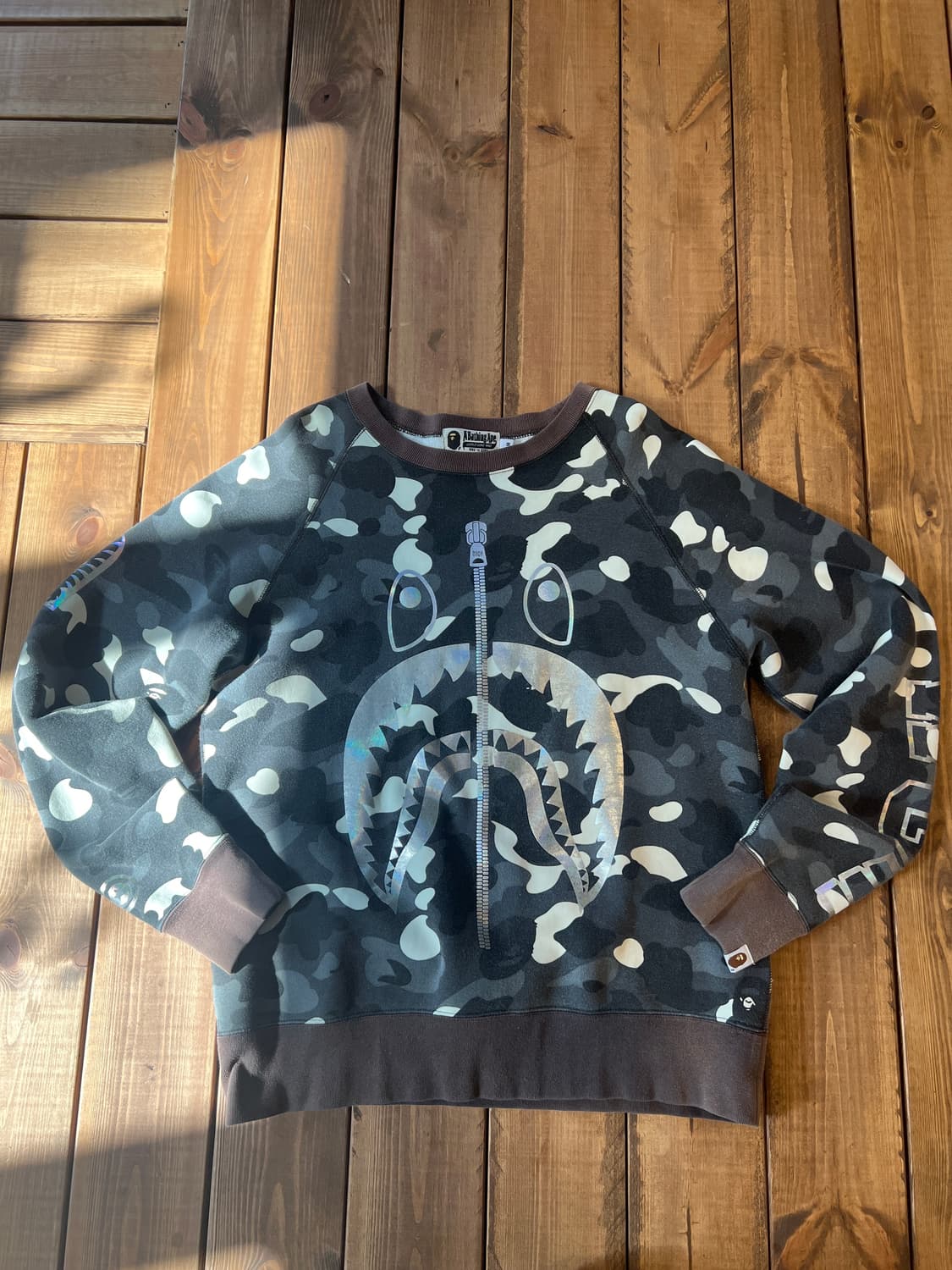 베이프 브리운 샤크 카모 홀로그램 맨투맨 상품이미지6