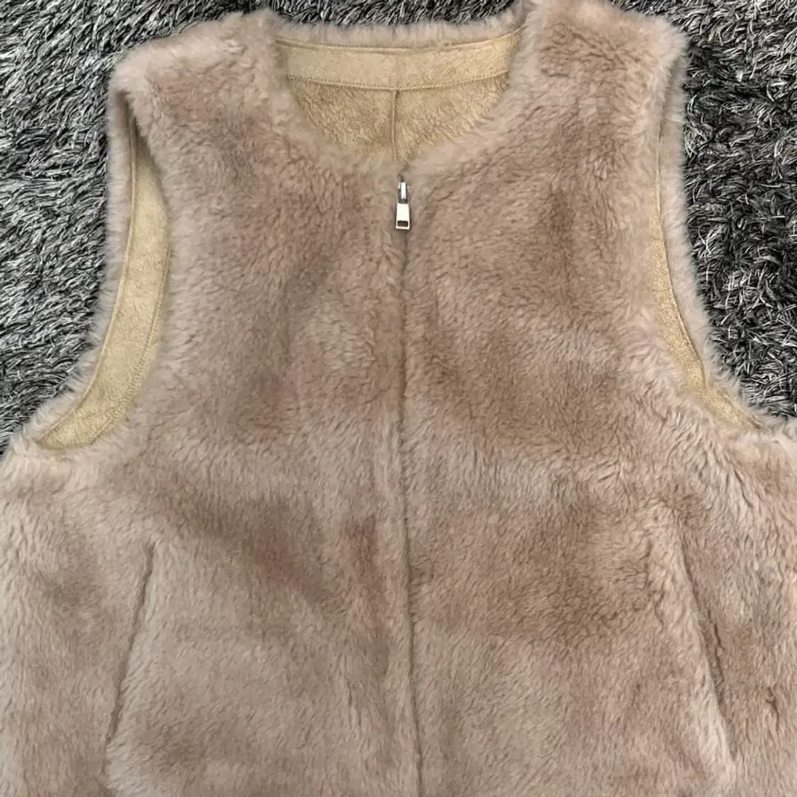 더아이잗 여성 양털 베스트 (88-90-160) 상품이미지2