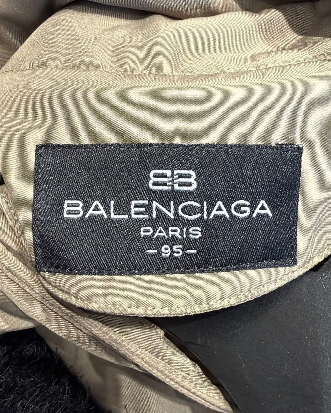 발렌시아가 카키 올리브 폴리쉘 자켓  상품이미지8