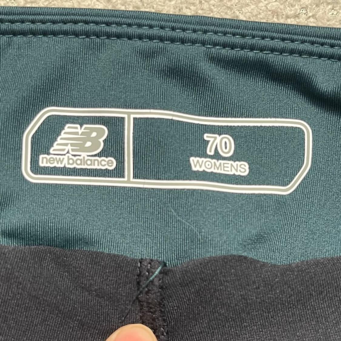NEW BALANCE 에센셜 3인치 쇼츠 그린 W70 상품이미지4