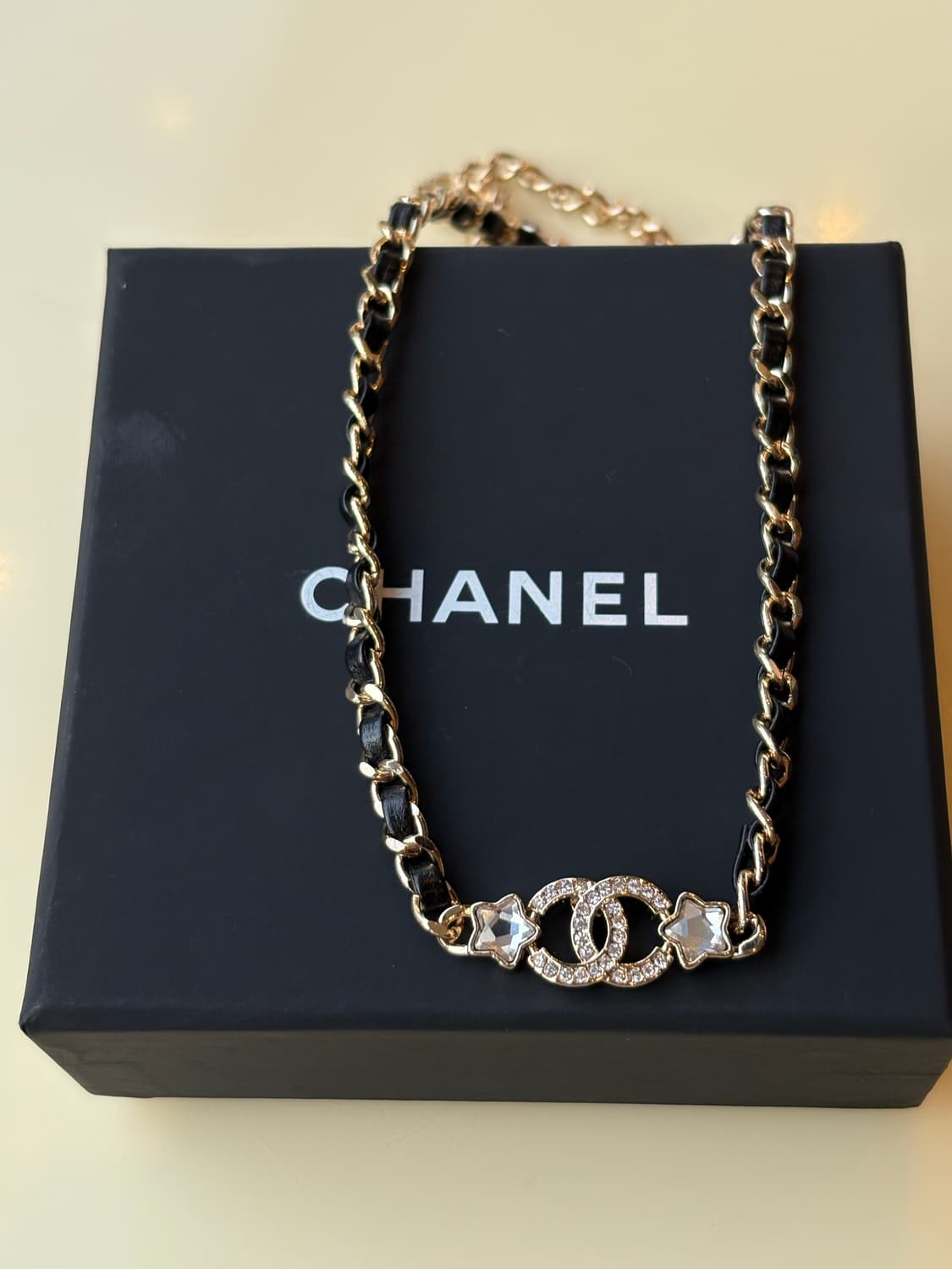 샤넬 정품 업사이클링 cc로고 별 메탈 골드 블랙 초커 목걸이  상품이미지1