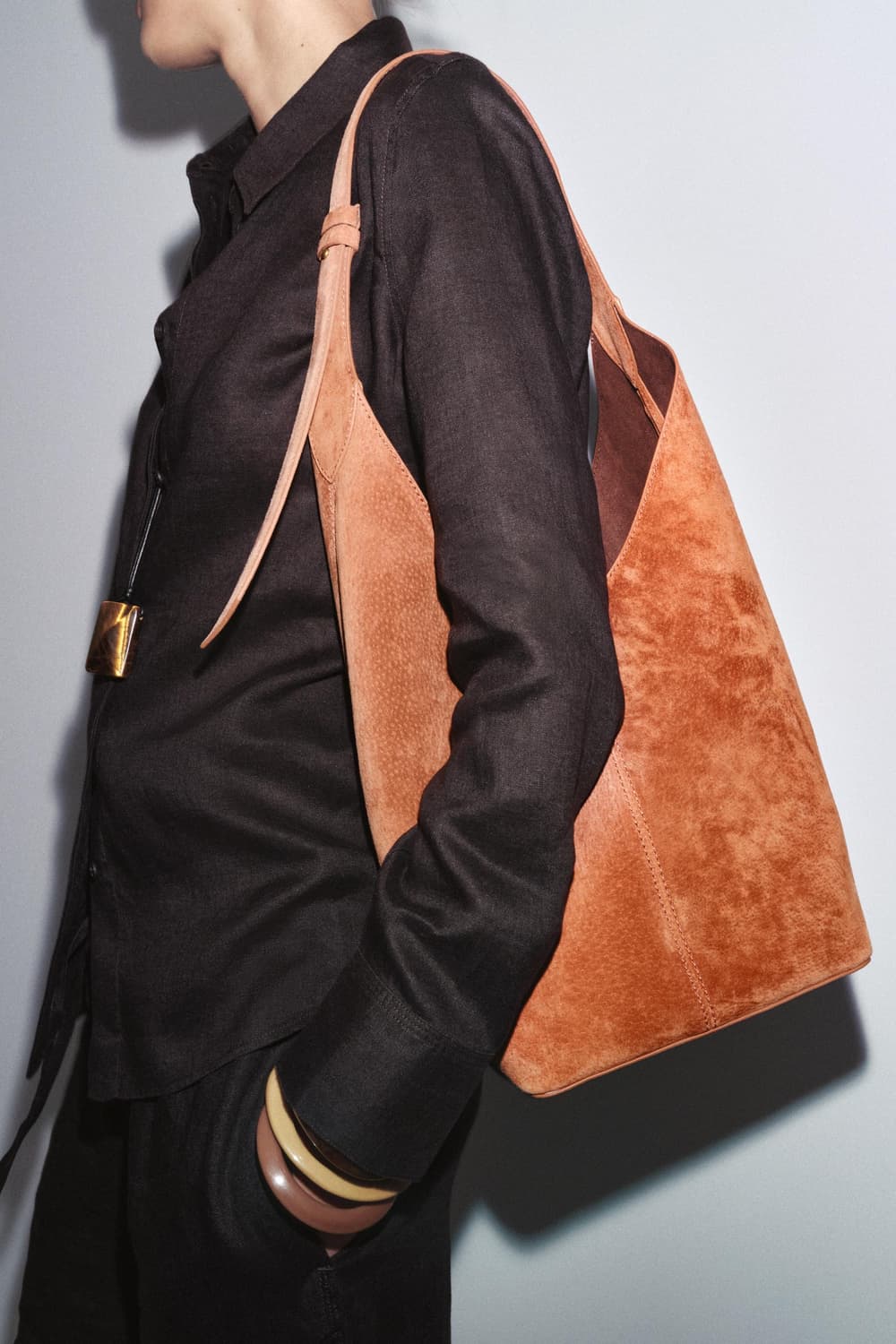 자라 돈피 맥시 레더 버킷 숄더백 오렌지 상품이미지1