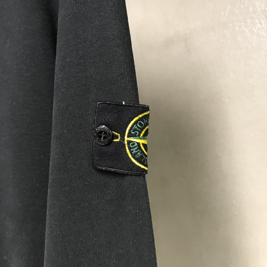 스톤아일랜드 와펜 맨투맨 블랙 M 상품이미지4