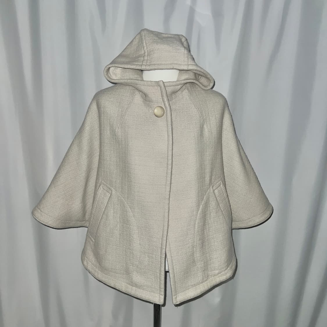 ivory hooded cape 상품이미지1