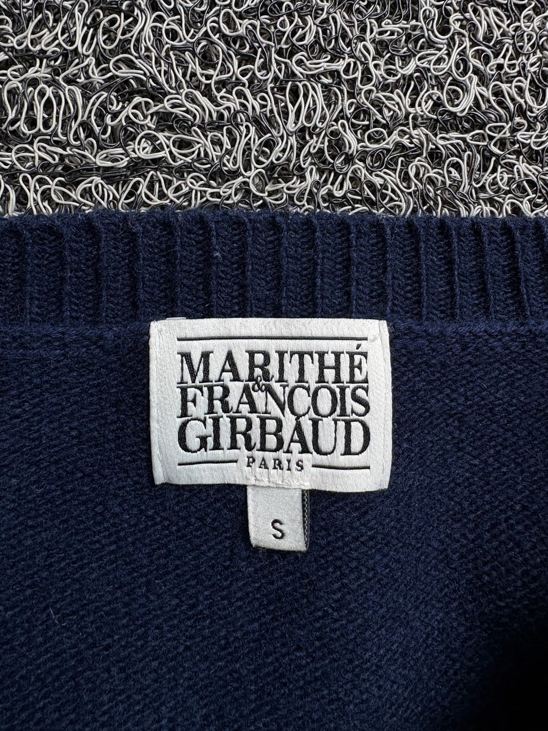 마리떼 센터빅로고 미니멀 크루넥 니트 2353 상품이미지3