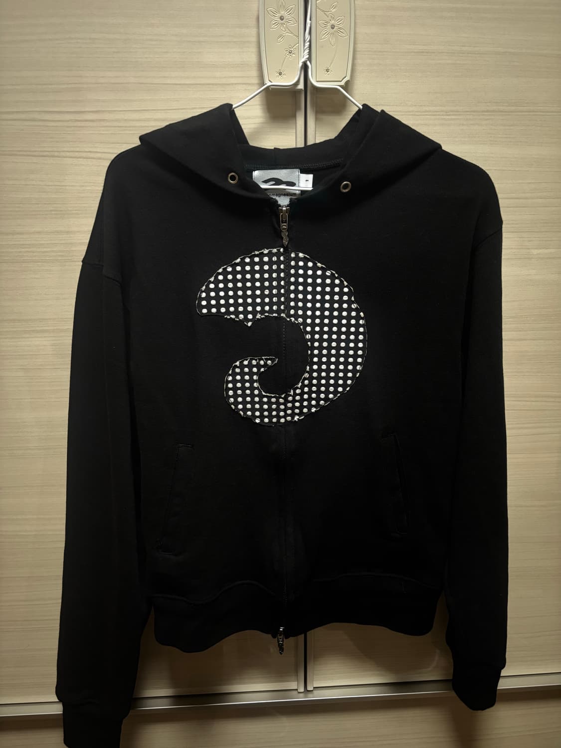 탄산마그네슘 혼 아플리케 집업 상품이미지1