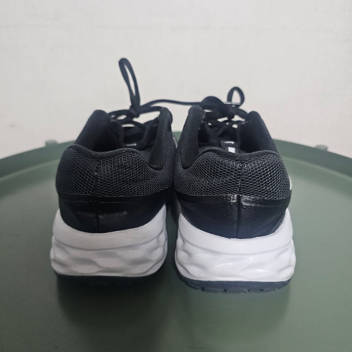 235 나이키 레볼루션 상품이미지3