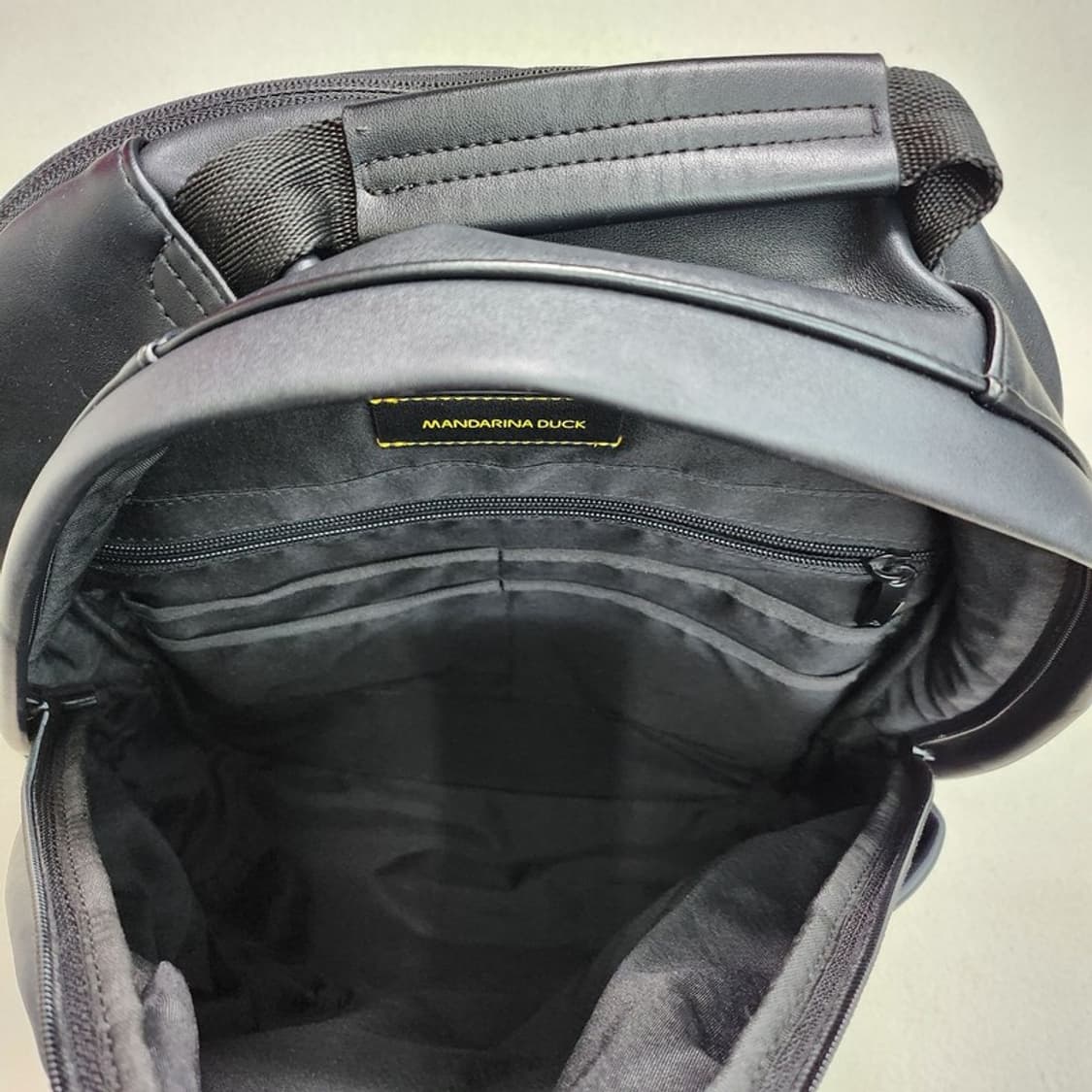 MANDARINA DUCK 가죽 백팩 상품이미지7