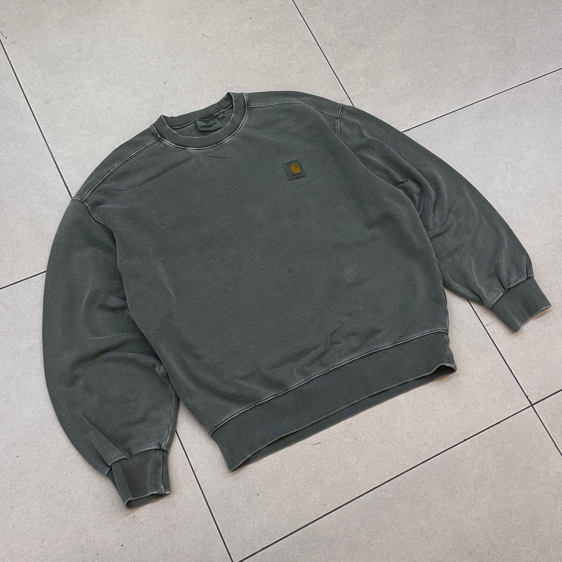 칼하트 WIP 가먼트다잉 맨투맨 상품이미지2