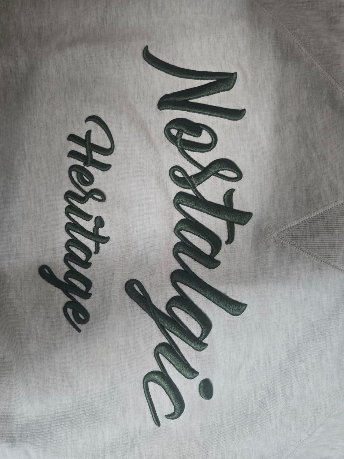 이코르 노스텔직 자수 스웨트 셔츠
 2사이즈[100정도 상품이미지2