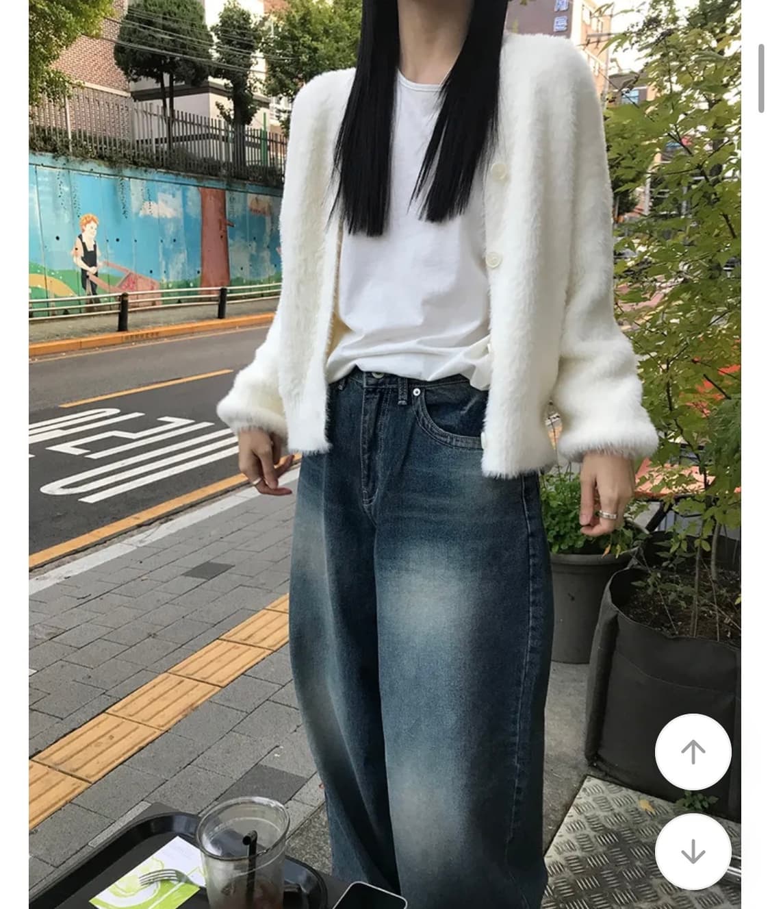 브이넥 퍼 가디건 화이트 상품이미지1