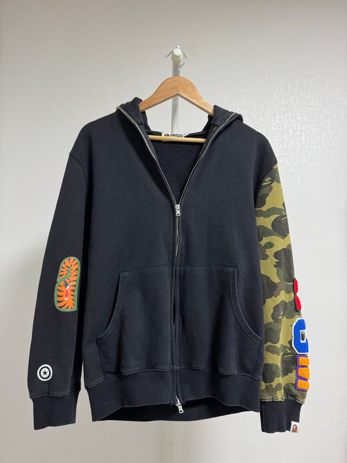 베이프 블랙 카모 멀티패치 집업 후드 XL 상품이미지1