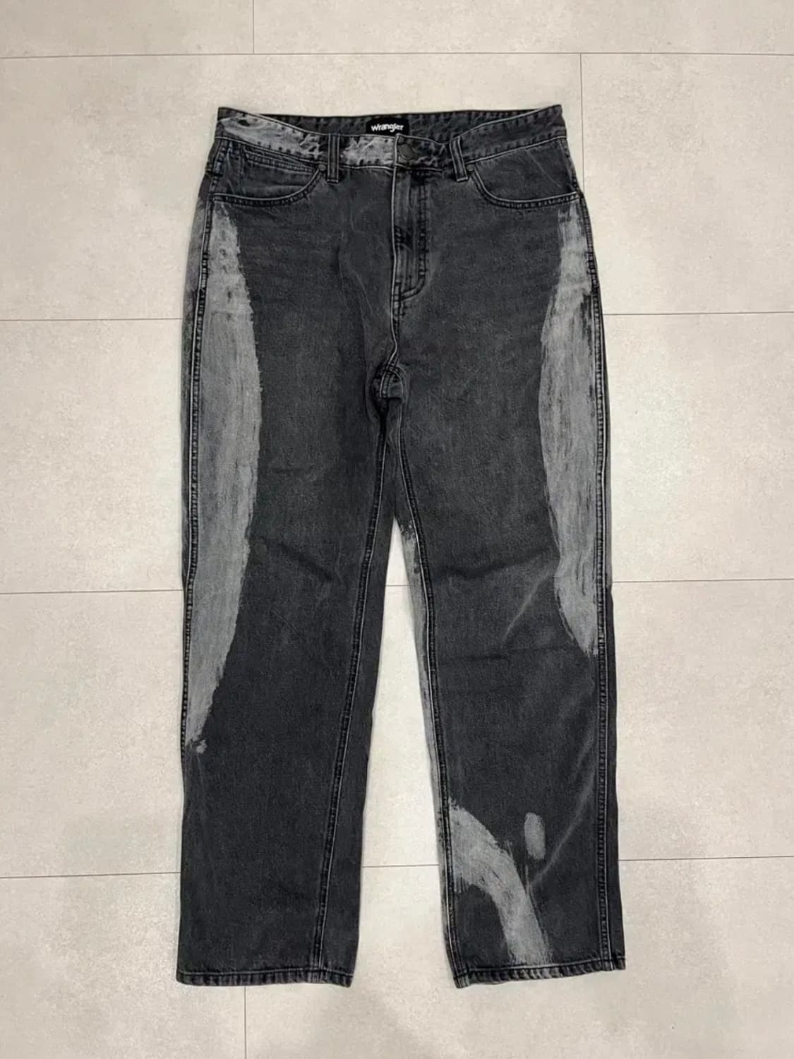 랭글러 그린스로보 레귤러 스트레이트 흑청 스톤 워싱 데님팬츠 상품이미지2