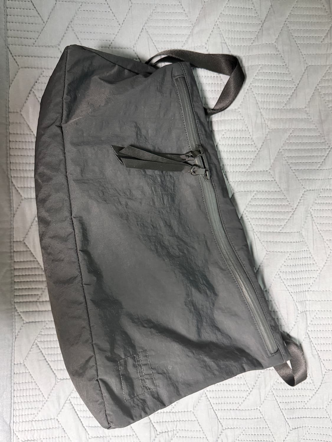 그라프페이퍼X블랭코브 트라이앵글 크로스백 상품이미지1