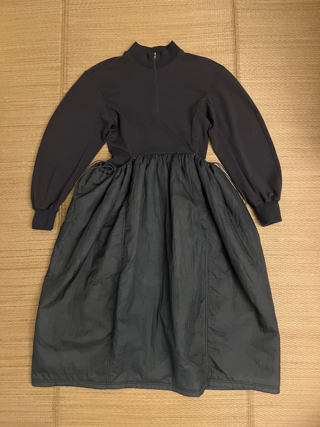 아모멘토 쉬어 패디드 드레스 상품이미지1