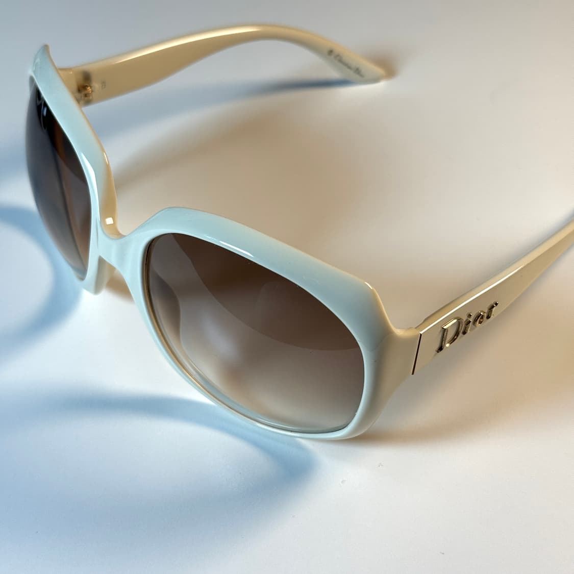 Dior Glossy 1 Sunglasses. 상품이미지3