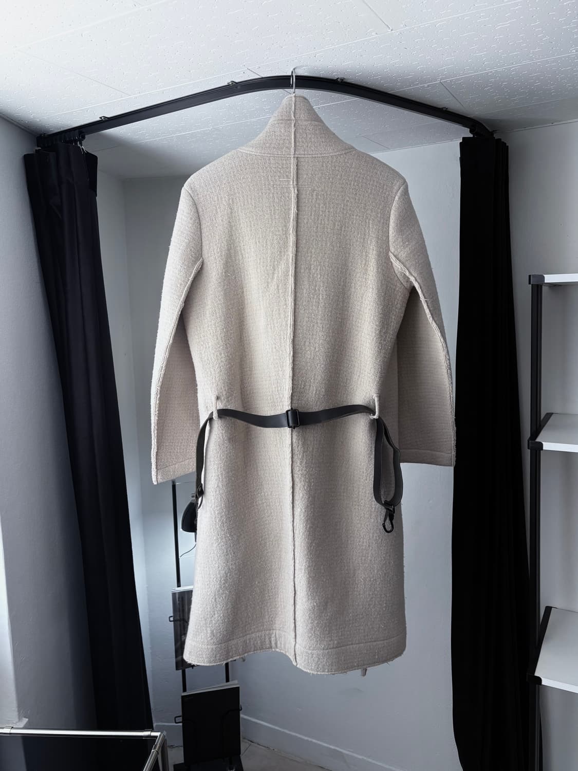 시스테레 2007a/w 'STROBO' 비대칭 프론트 랩 울 코트 상품이미지7