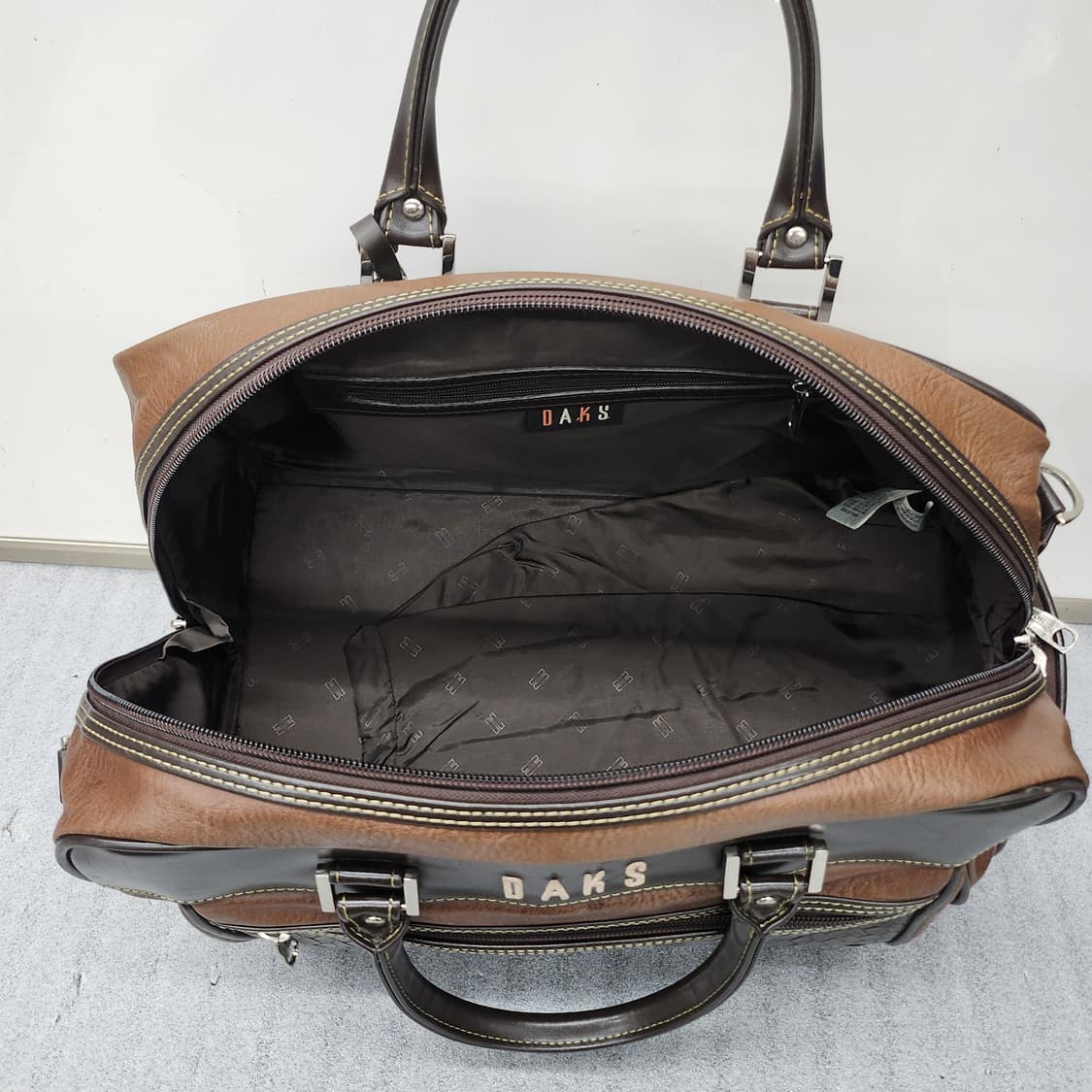 닥스 정품 골프 보스턴백 30x45x27cm. 상품이미지8