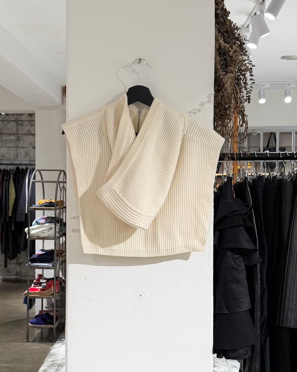 띠어리 아이보리 레이어드 후드 집업 니트 베스트 상품이미지4