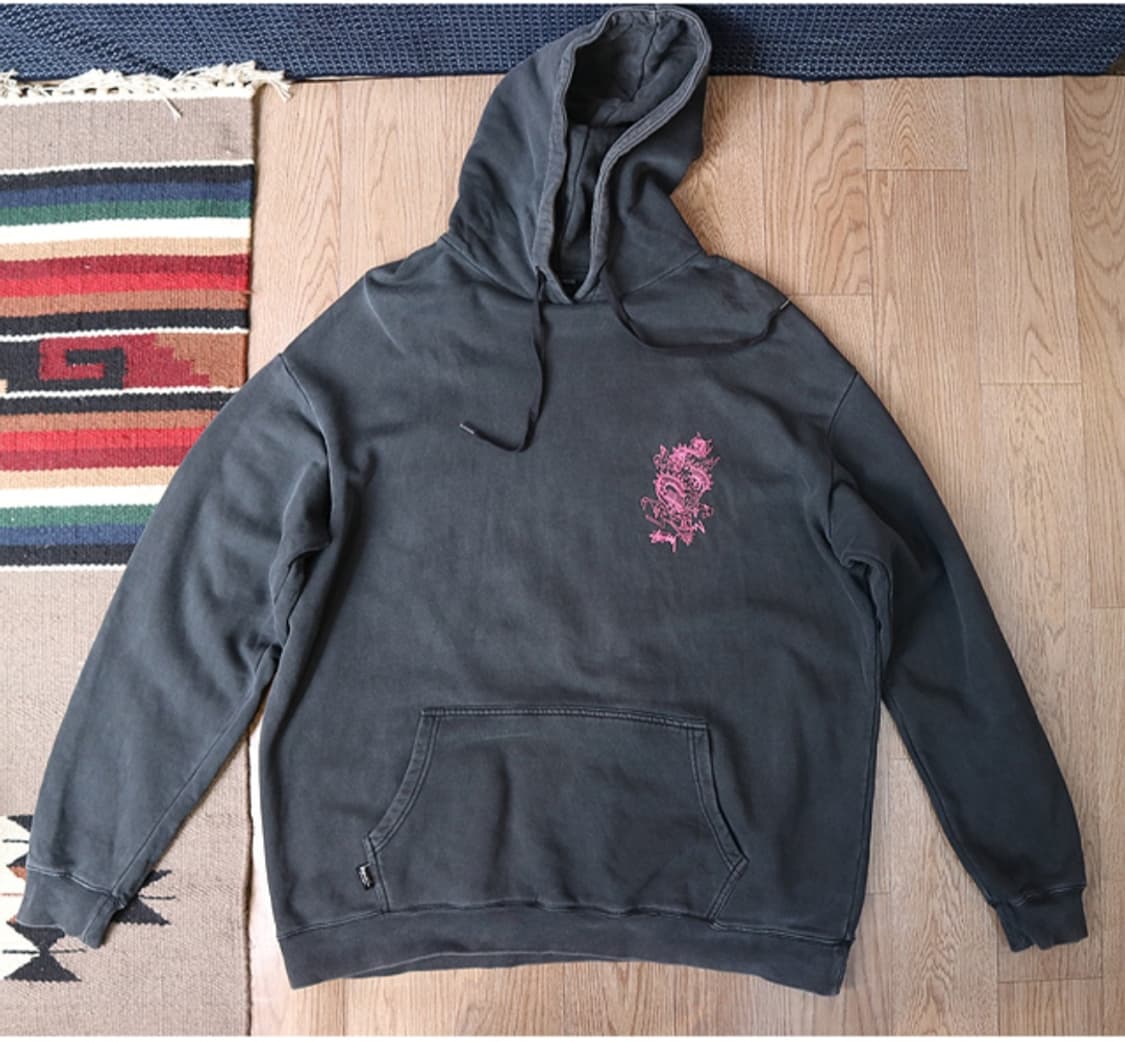  stussy 스투시 코튼100% 드래곤 프린팅 후드

워싱감이 굿 상품이미지2