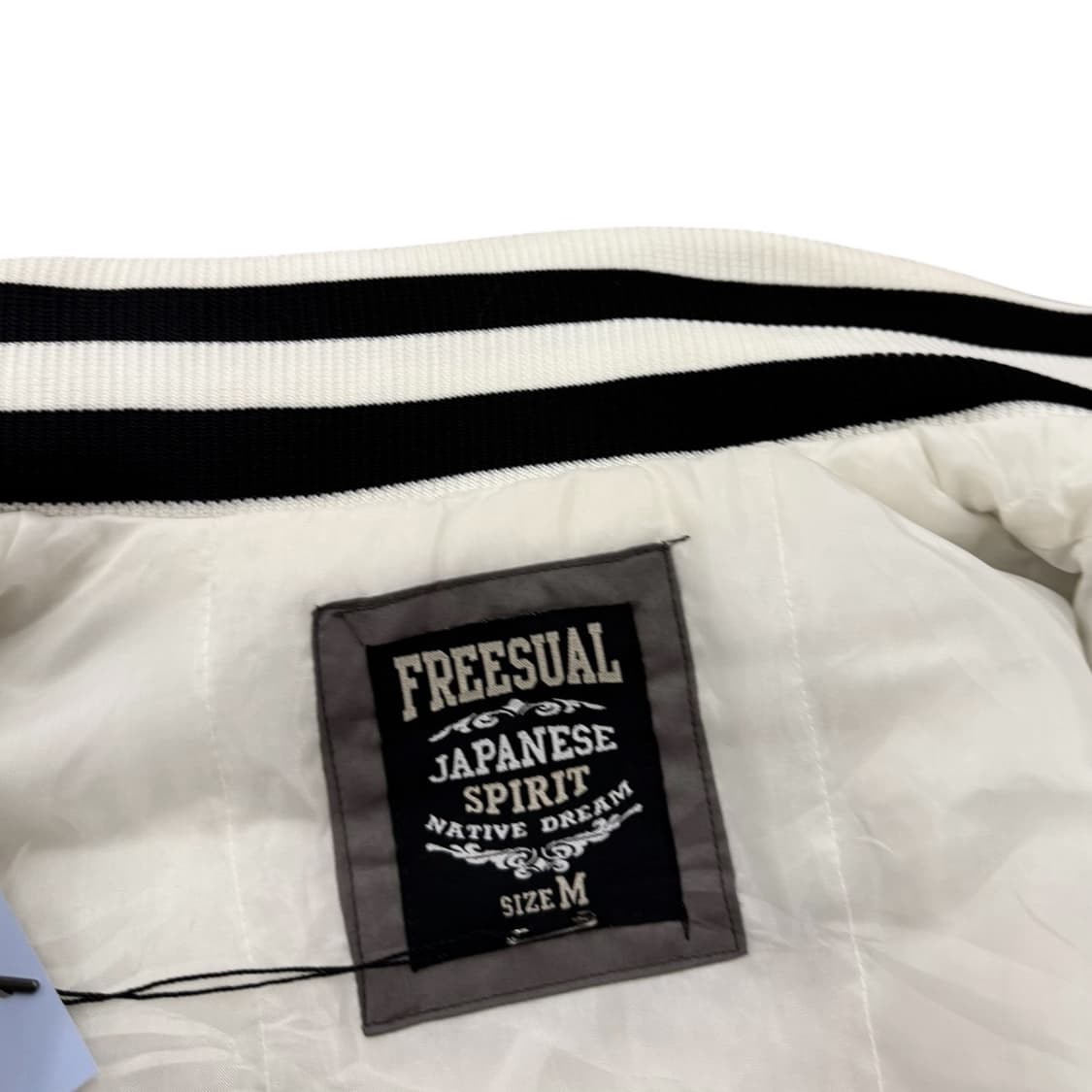 FREESUAL 패디드 수베니어 자켓 아이보리 상품이미지10