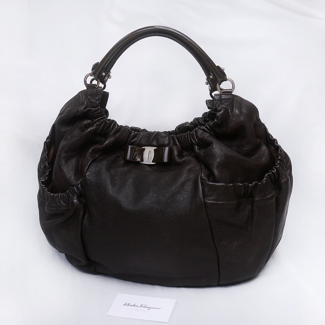 페라가모 바라리본 셔링 레더 호보백 빅토트.숄더 상품이미지1