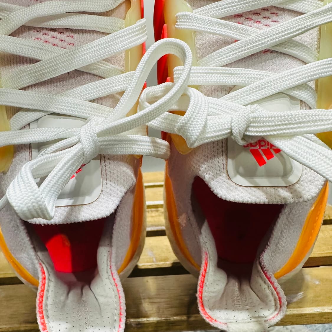 240) 아디다스 운동화 여성 여자 런닝화 울트라부스트 22 클라우드 상품이미지8