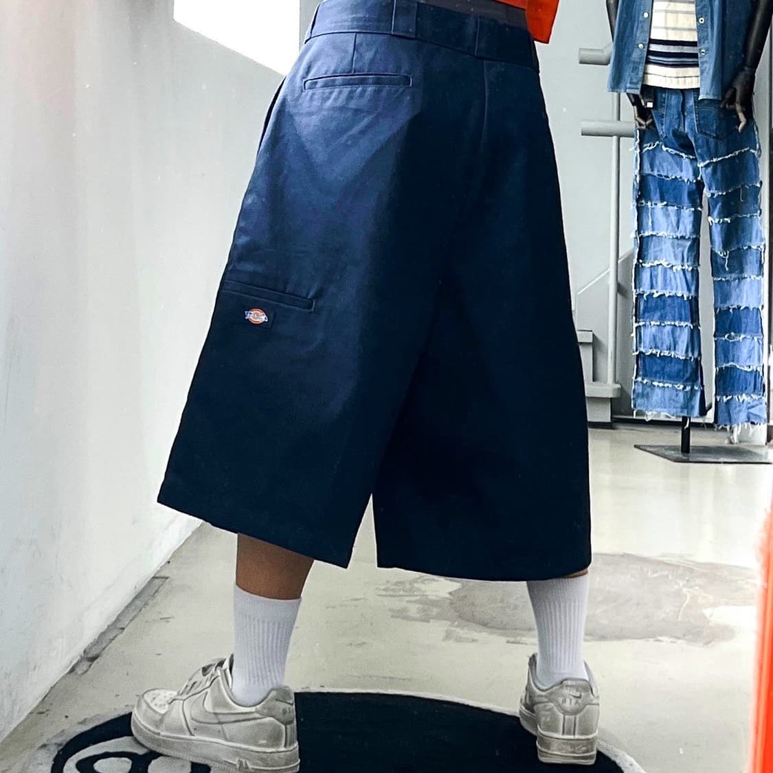 디키즈 루즈핏 네이비 멀티 유즈 포켓 워크 쇼츠 상품이미지3