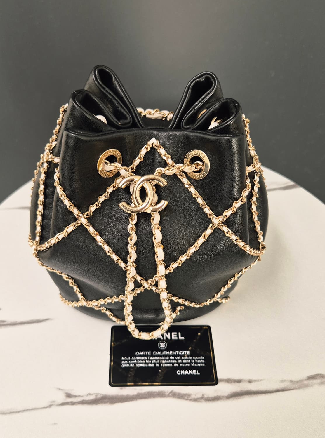 샤넬 드로스트링 체인 버킷백 상품이미지1