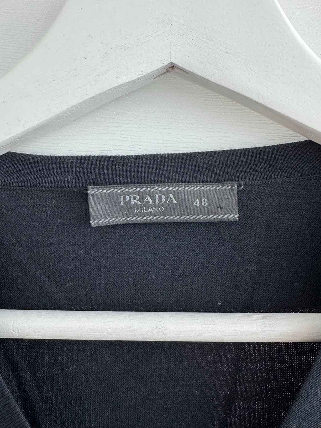 [PRADA] 프라다 블랙 V넥 니트 48 사이즈 상품이미지3