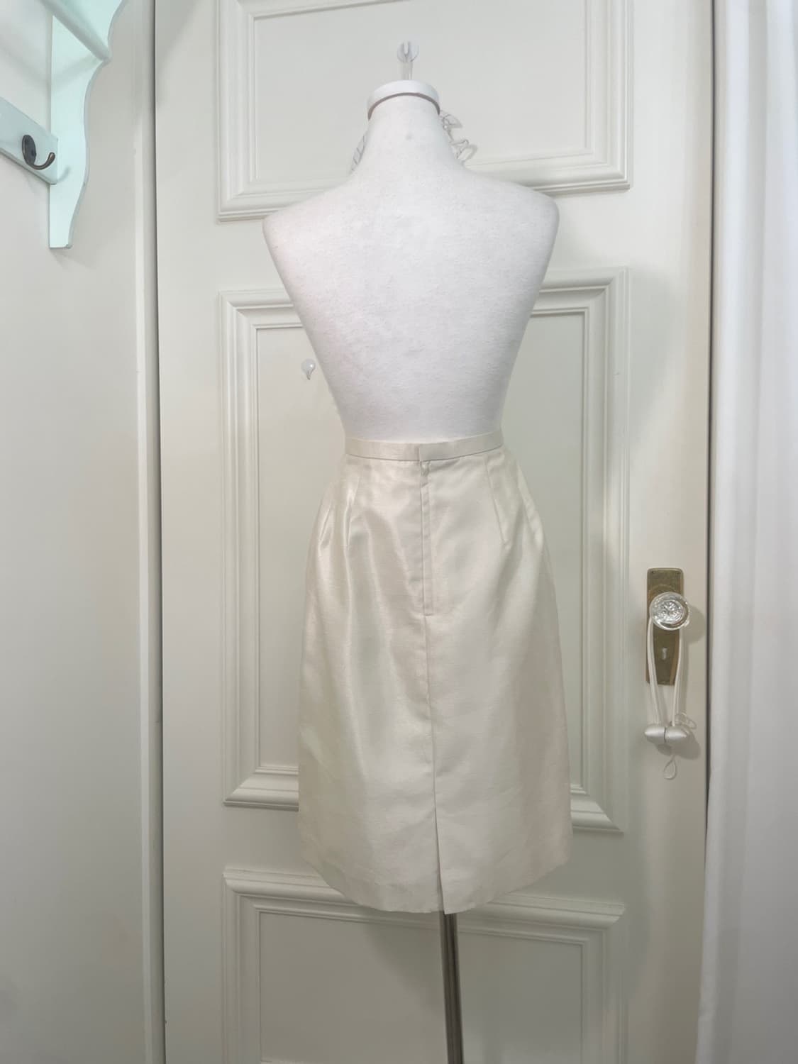 white satin basic midi skirt(size-9) 상품이미지3