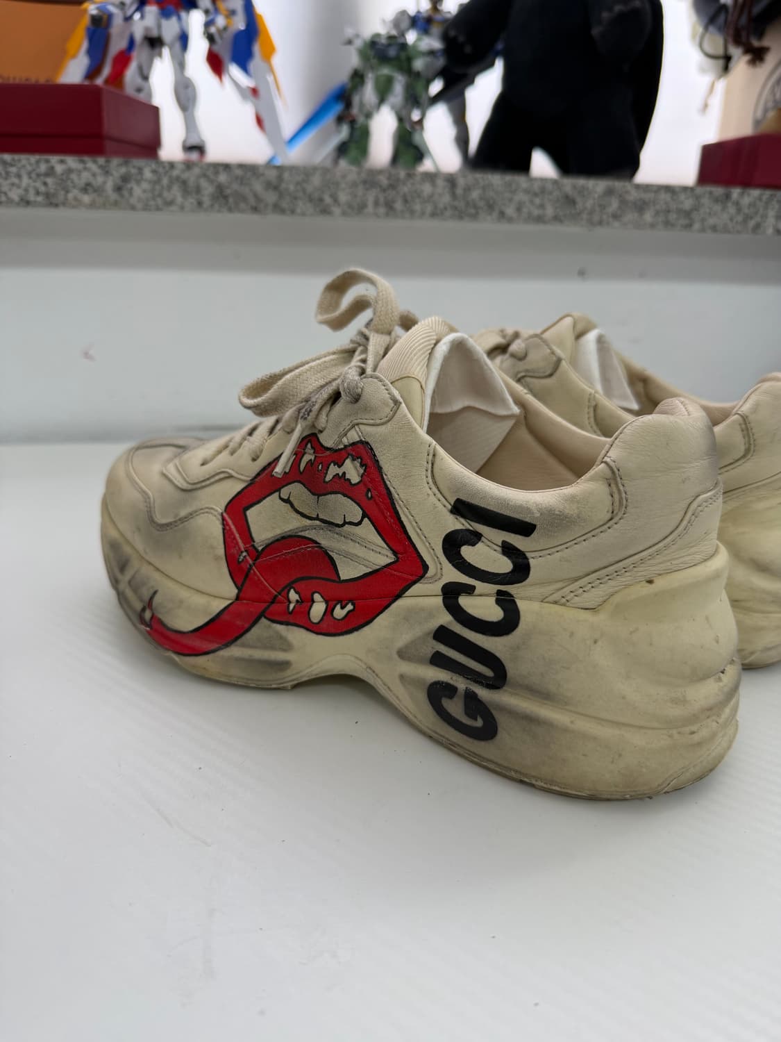 정품) 구찌 더티 입술 라이톤 여성 스니커즈 36.5 상품이미지7