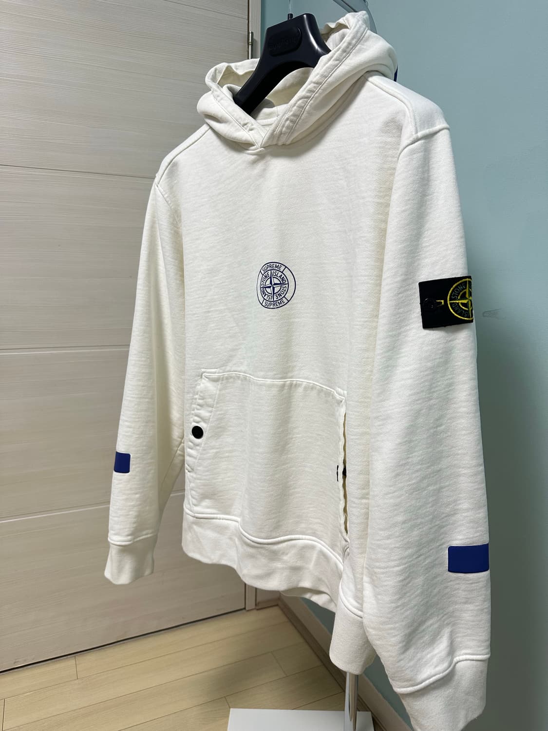스톤아일랜드X슈프림 콜라보 화이트 리플렉티브 후드티 Xl 상품이미지1