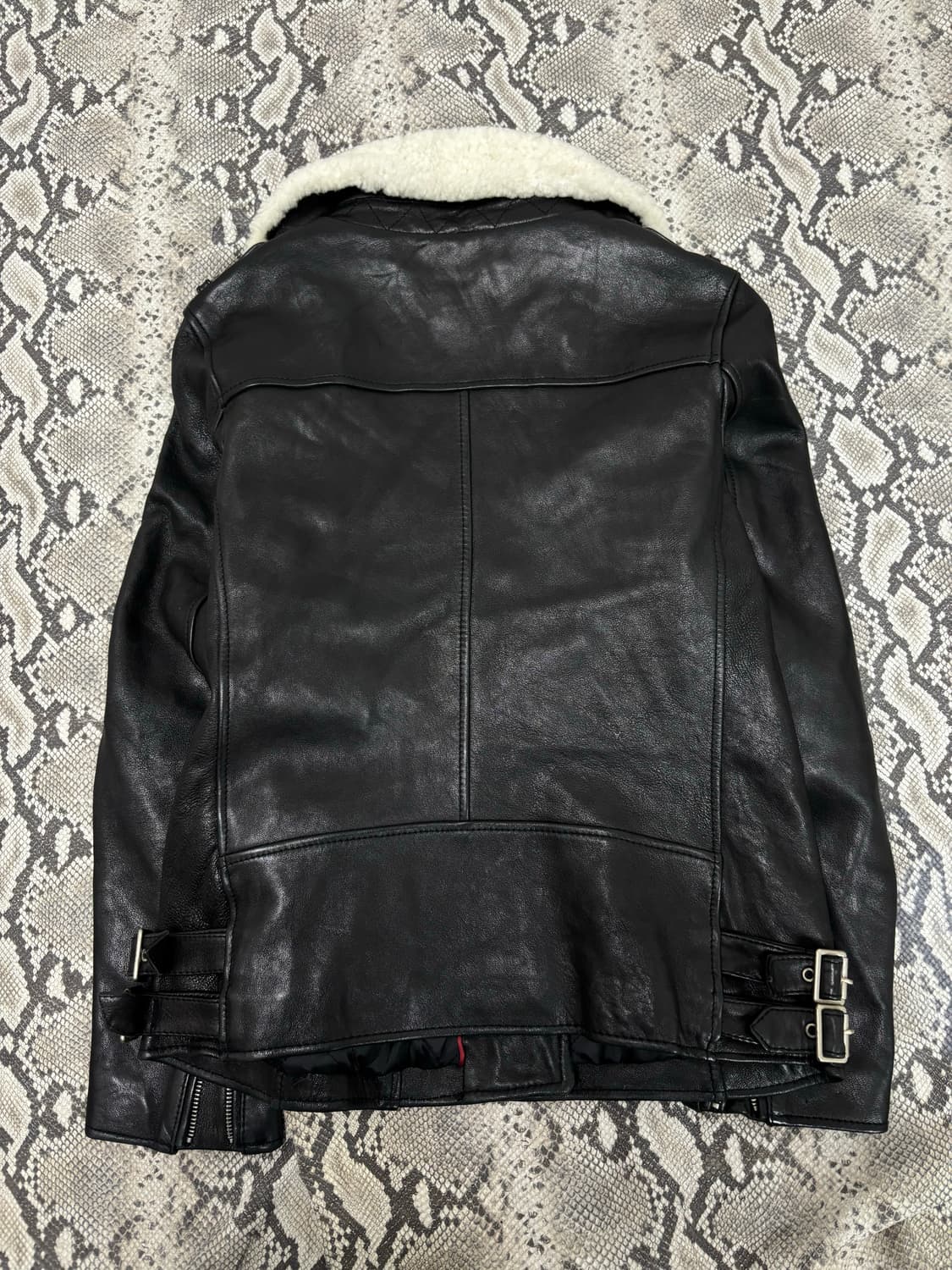 [GUESS] Sheep Fur&Leather Buckle Detail  상품이미지7