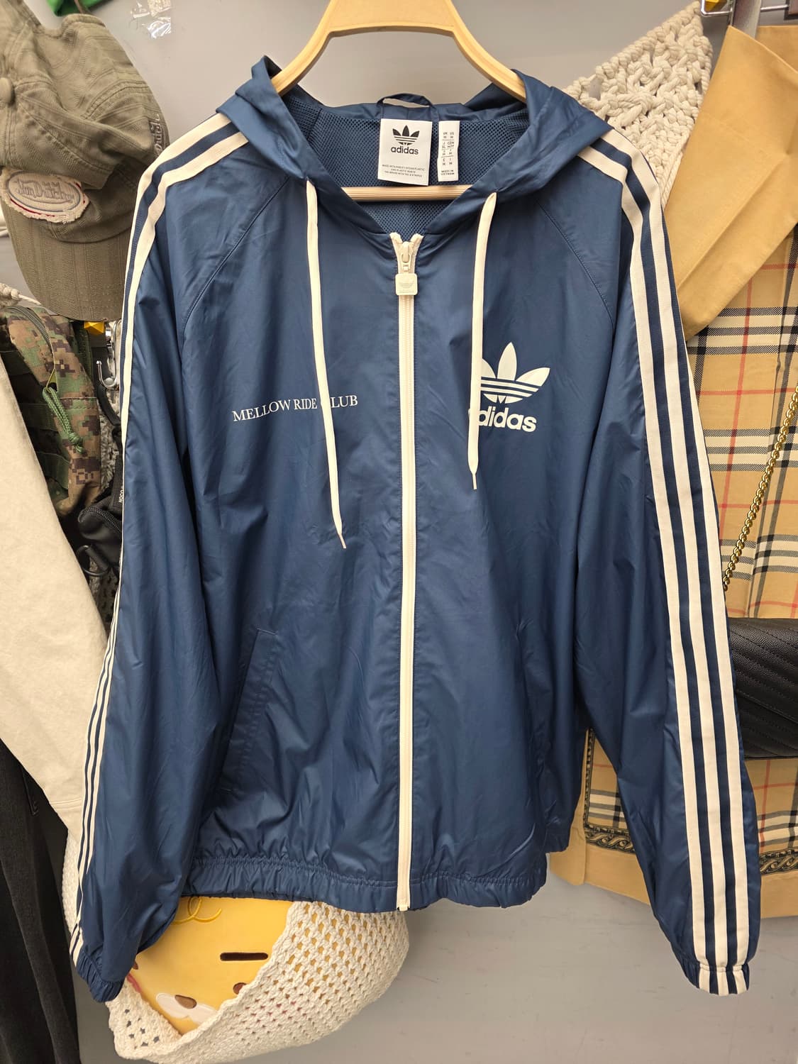 아디다스 멜로우 라이드 클럽 바람막이 상품이미지3