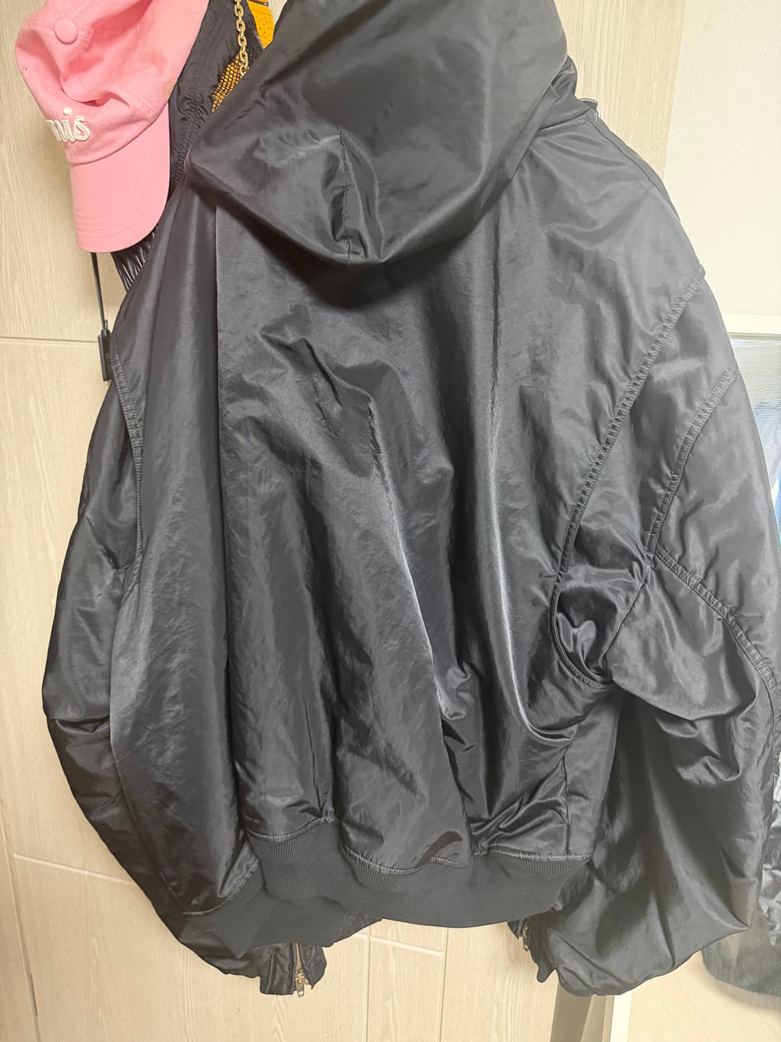 발렌시아가 3b봄버 2사이즈 판매합니다. 상품이미지6