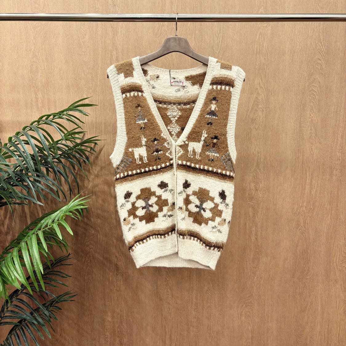 빈티지 브이넥 알파카 니트 베스트 안데스 패턴 디테일 브라운 아이보리 상품이미지1