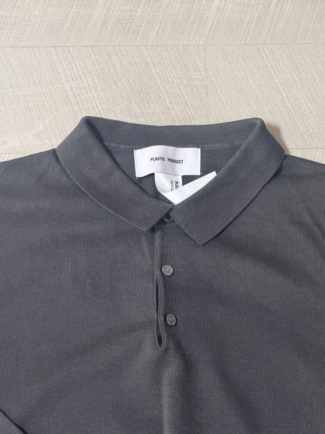 플라스틱프로덕트 스트링 카라 니트 차콜 L 상품이미지2