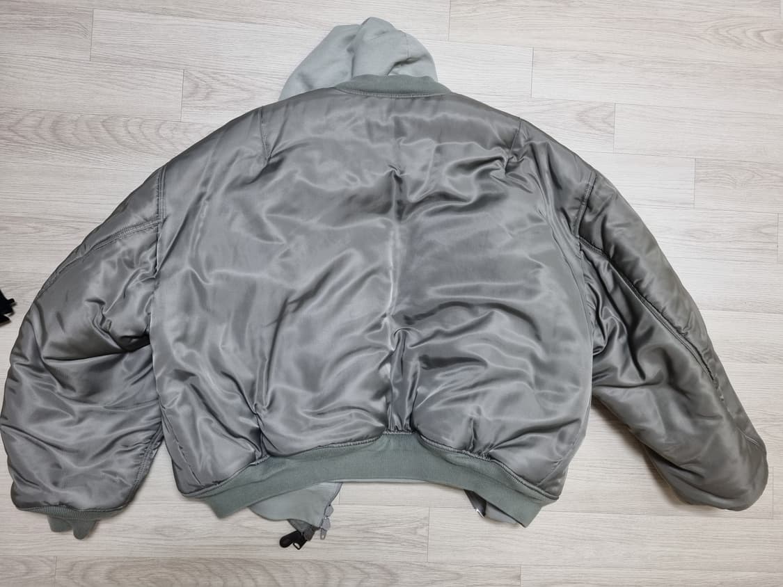 발렌시아가 파리스 올인 봄버 베이지 3 상품이미지7